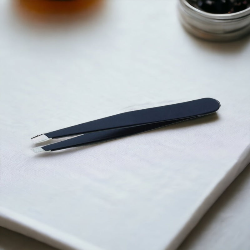 Precision Tweezer-Cosmetics Revolution